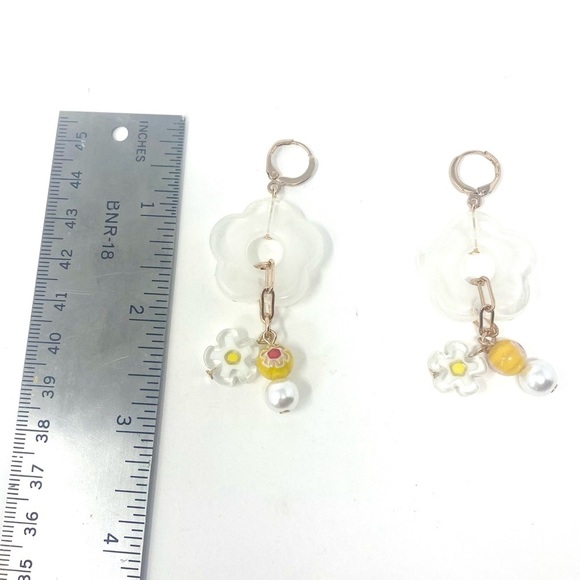 New Siizu x Free People Rachel Floral Earrings Eco-Friendly Sustainable Gold - Picture 5 of 5